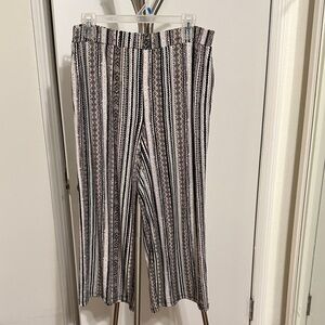 Susan Graver Black and White Patterned Wide Leg Pants
